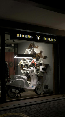 Ilustrasi aksesoris motor